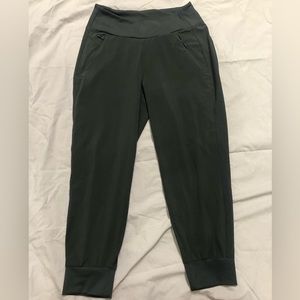 NWOT. Athleta. Trekkie Jogger. Grey. Size:2